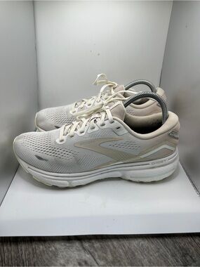 Women’s Brooks Ghost 15 Running Shoes Size 9